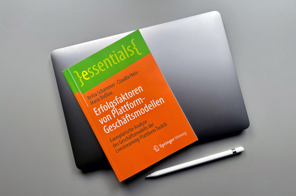 German book on the success factors of platform business models published by Springer-Verlag